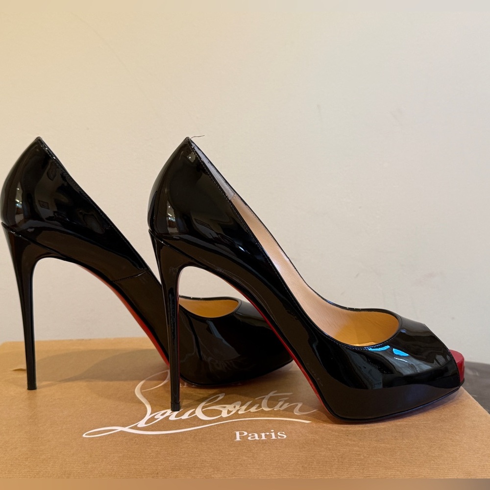 Christian Louboutin Black Patent Leather Heels, New Very Privé, 39.5 - Picture 4 of 17